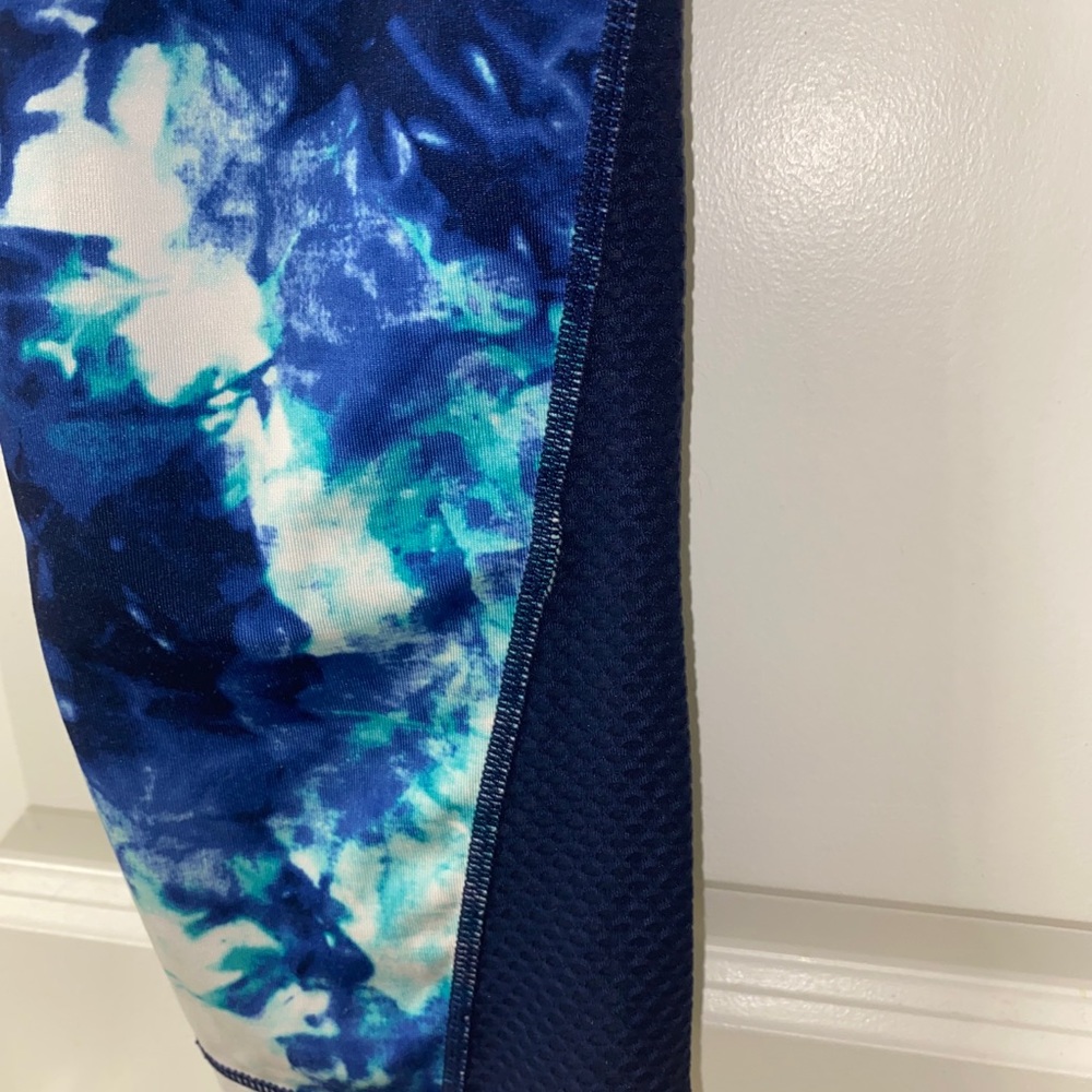 CLOSET CLEAN-OUT! Reebok workout pants! - Picture 3 of 4